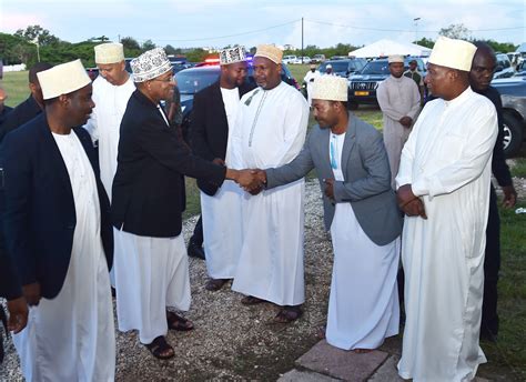 RAIS WA ZANZIBAR ALHAJJ DK HUSSEIN MWINYI AMEJUMUIKA NA WANANCHI WA