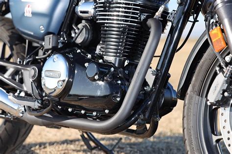 「気持ちイー!」を実現した新型GB350用POWERBOXパイプ【SP忠男｜妥協なく粘り強い開発で理想を追求】│WEBヤングマシン｜新車バイクニュース