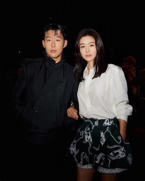 Bức hình huyền thọai của Jeon Ji Hyun sau 23 năm vẫn hot