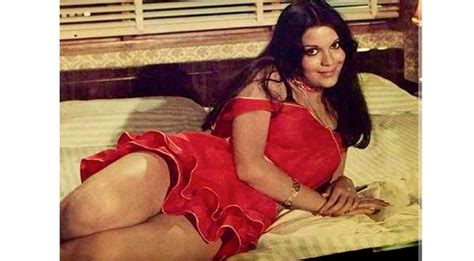 Zeenat Aman Recalls Playing A Sex Worker With A Sense Of Dignity In Manoranjan Read Now