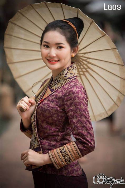 Laos 🇱🇦 Laos Traditional Dress ຊຸດ ລາວ ການແຕ່ງກາຍຂອງແມ່ຍິງລາວ