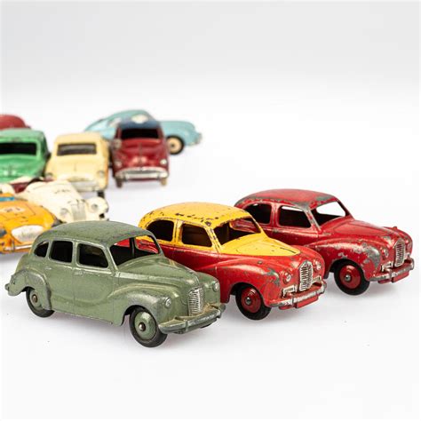 DINKY TOYS Bilar Ett Parti Leksaker Leksaker Auctionet