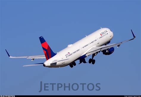 N120DN | Airbus A321-211 | Delta Air Lines | Agustin Anaya | JetPhotos