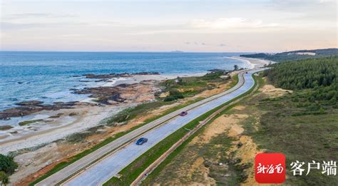 瞰海南 航拍建设中的海南环岛旅游公路文昌段 椰风海韵景色迷人