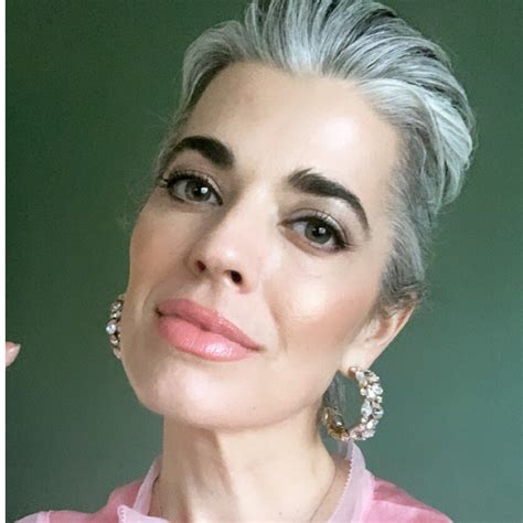 Nikol Beauty Gorgeous Gray Hair Grey Hair Looks Fresh Beauty