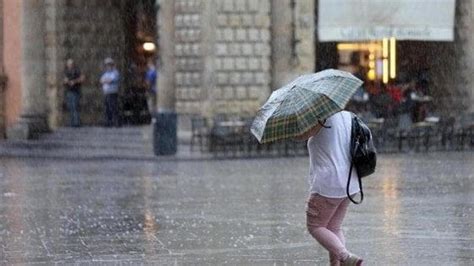 Previsioni Meteo Treno Di Perturbazioni Verso LItalia Tanta Pioggia