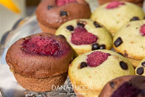 Muffins Cu Cafea Matcha Ciocolata Si Zmeura Dana Tudor Love To Cook