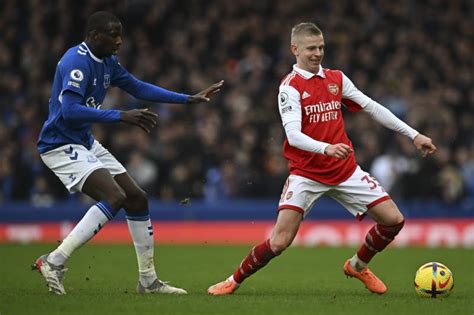 Arsenal Title Bid Rocked By Everton Dismal Liverpool Crash Again