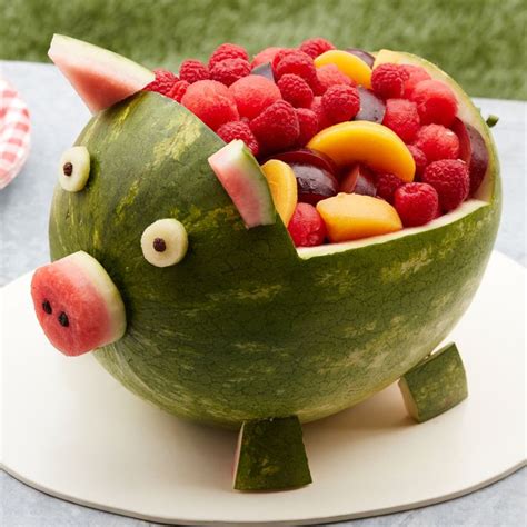 Watermelon Pig | Recipe | Watermelon carving, Watermelon fruit bowls ...