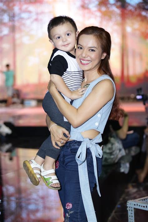 Hot Boy G Y S T V Em T P S Con Lai T Y C A L Thanh Th O L N Th N Y