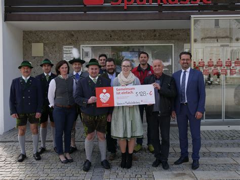 Spendenaktion Der Sparkasse BGL Zu Gunsten Von Gleich Neun Vereinen