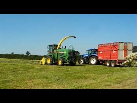 Silaging With John Deere Nice Chunky Crop Also New Holland Action