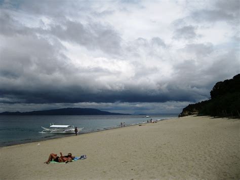 the viewing deck: Puerto Galera Solo Beachbumming