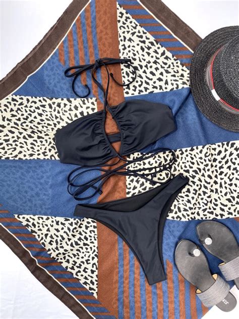 SHEIN Swim Basics Conjunto de bikini unicolor Sujetador halter entrecruzado y traje de baño de