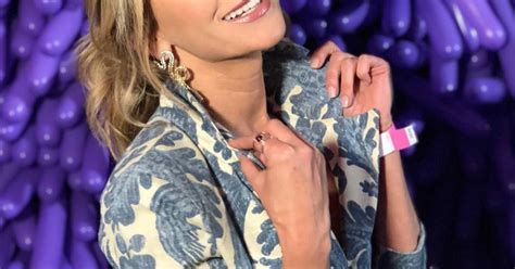 Geraldine Bazán impacta con sexy bikini y esto hizo Gabriel Soto