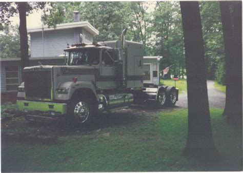 R Model Paint Scheme Antique And Classic Mack Trucks General