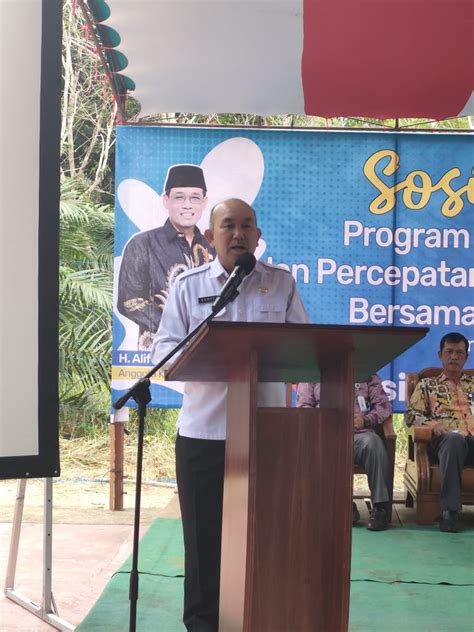 Pj Bupati Landak Buka Sosialisasi Program Bangga Kencana Dan Percepatan