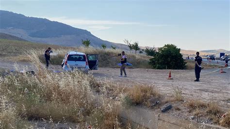 Otomobil takla attı Sürücü ve annesi öldü kızı yaralandı Son Dakika