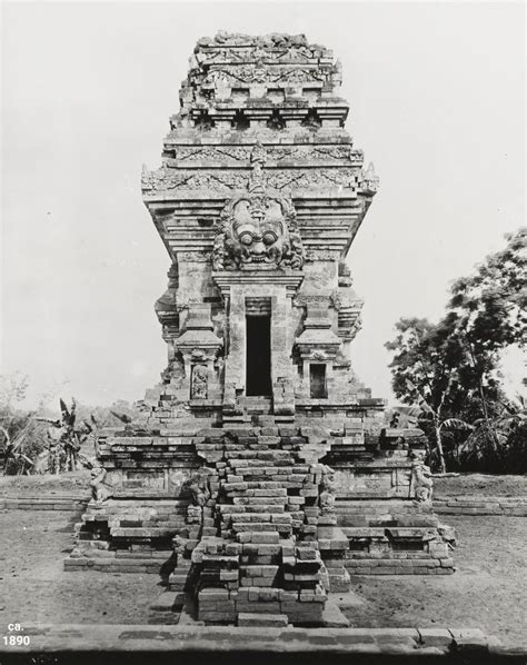 Tjandi Kidal Di Toempang Dekat Malang Dari Tahun Ke Tahun Candi