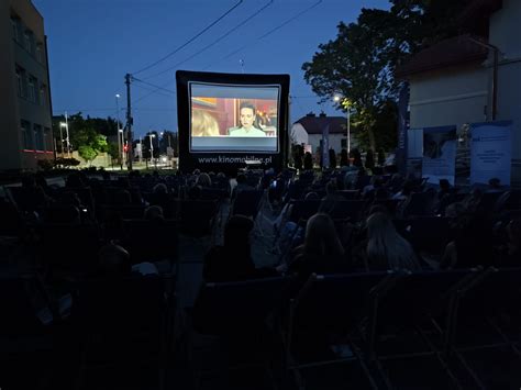 Wakacyjne Kino Plenerowe Szklany Zamek Rzeszowski Dom Kultury