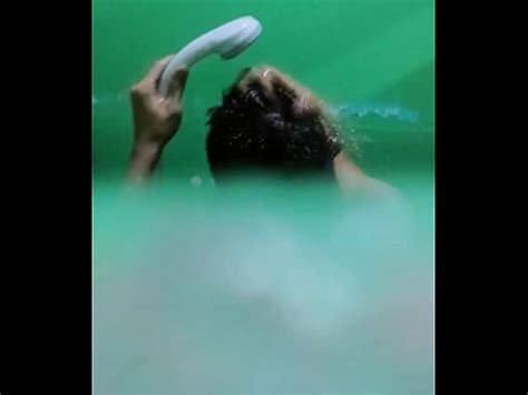 trai thẳng cu bự tắm 1 XVIDEOS