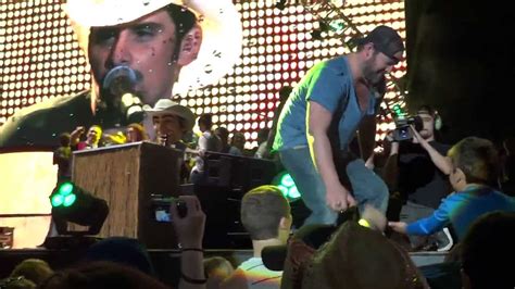 Brad Paisley Alcohol Toronto Molson Amphitheatre May 3113