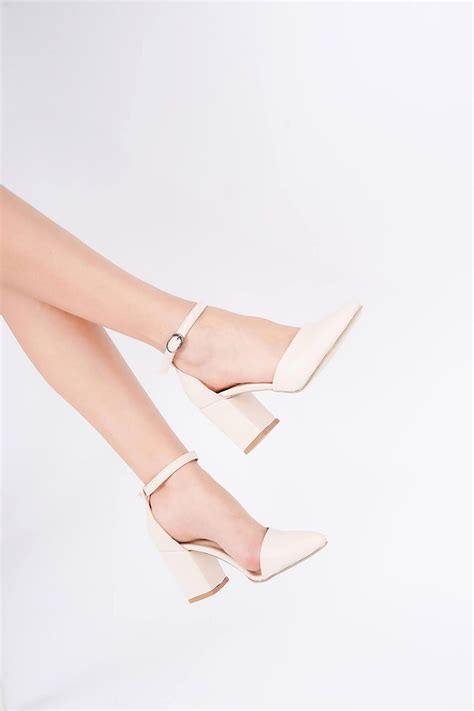 Flora Nude Bilekten Bantlı Topuklu Ayakkabı Fiyatları ve Modelleri Pazarama
