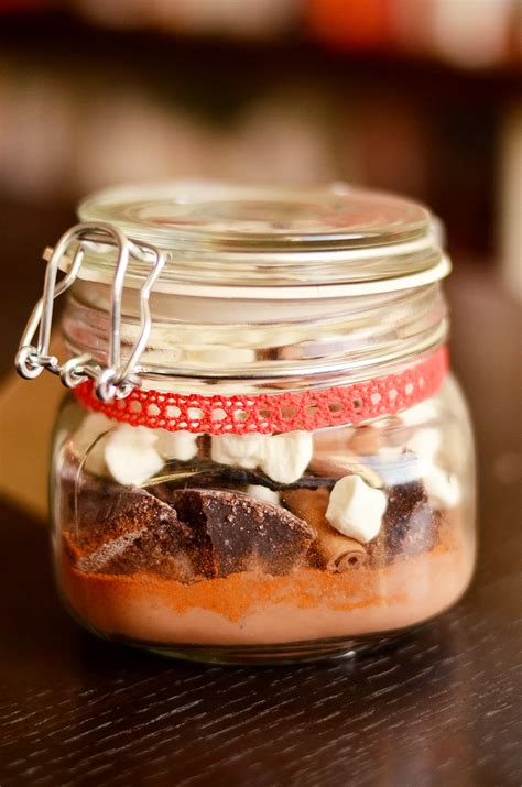 How To Make A Boozy Hot Chocolate Gift Kit