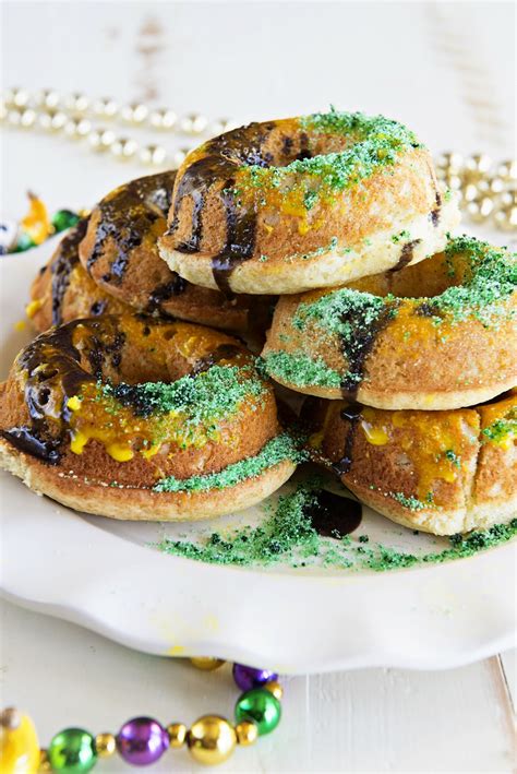 Beyond King Cake: 11 Best Local Mardi Gras Food and Drinks – Devour Tours