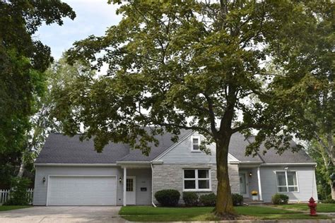 205 Scott St Kewaunee WI 54216 Realtor