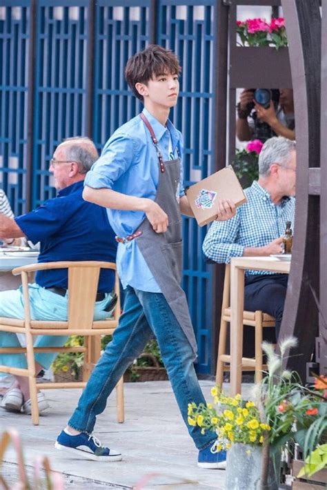 《中餐廳》王俊凱做飯照 網友：我想在這個餐廳住下 每日頭條