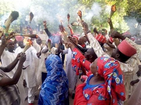 Photos Apc Members In Kano State Burn Their Brooms As Their Leader