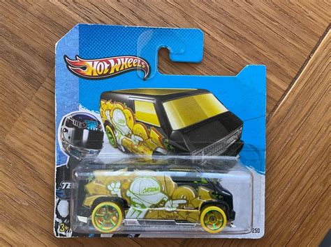 Dodge custom Van 77 Hot Wheels Neu und originalverpackt in langenthal für CHF 8 mit