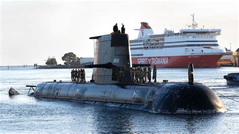 Australian Submariners Top Their Classes In US Officer Course In