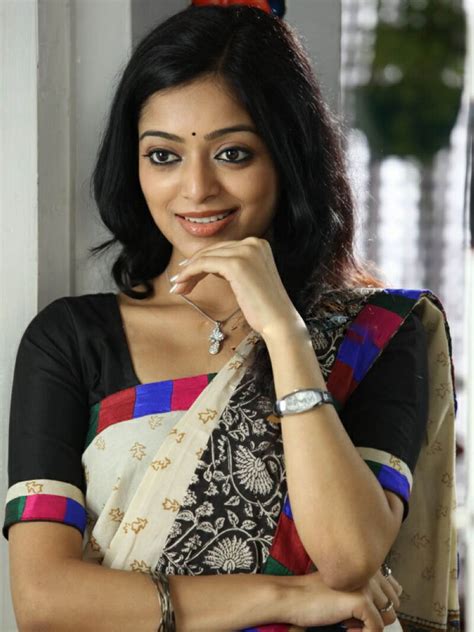 Actress Janani Iyer Pictures Indian Actresses Wallpapers Gallery