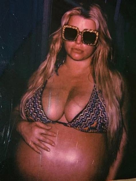 Jessica Simpson Flaunts Mind Blowing Lbs Weight Loss In Skimpy Daisy