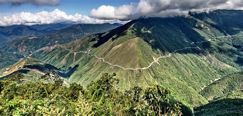 Carretera De La Muerte Camino A Los Yungas Bolivia Carreteras