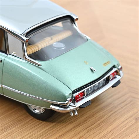 Citroën DS 23 Pallas 1972 Grün metallisiert 1 18 400St