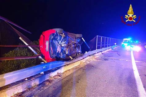 Tragico Incidente Stradale Nell Avellinese Giovane Di Anni Perse La