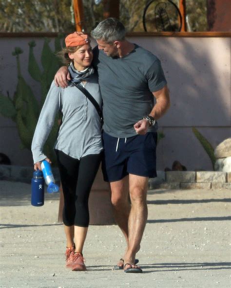 Renee Zellweger Ant Anstead Kiss While Buying Firewood Photos