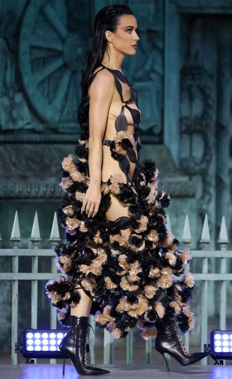 Katy Perry Gives A Whole New Meaning To Naked Dressing With Barely There Gown At Vogue World