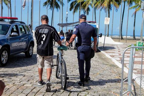 Mais de 20 pessoas são multadas por se recusarem a usar máscara ou