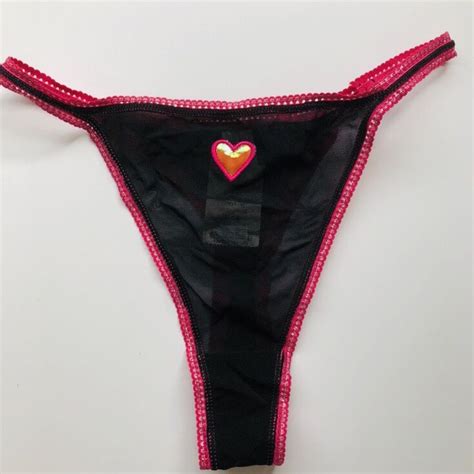 Pin auf lingerie