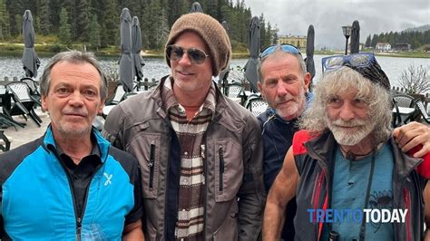 Brad Pitt E Mauro Corona Al Lago Di Misurina E La Foto Diventa Virale