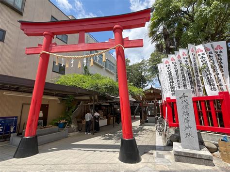 おちょぼ稲荷。岐阜・千代保稲荷神社（ちよほいなりじんじゃ）。油揚げとロウソクを供えるユニークな風習と参道グルメ・周辺観光プランまで徹底紹介！