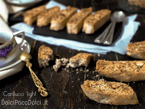 La Ricetta Dei Biscotti Cantucci Light Con Solo Albumi Dolcipocodolci It