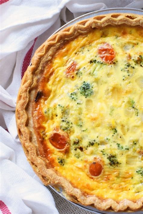 Easy Quiche Recipe With Tomatoes Cheese Sizzling Eats