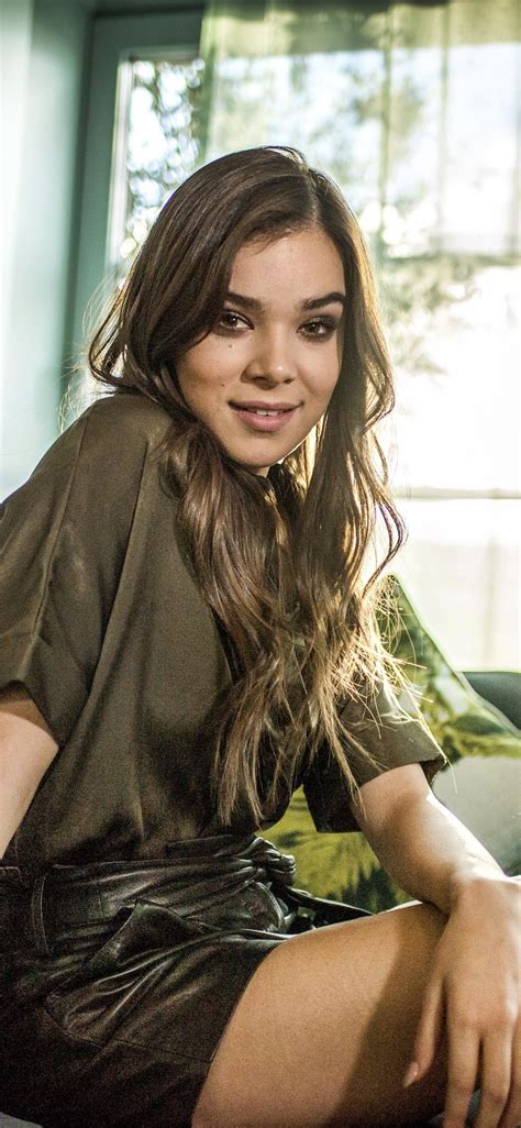Celebrity Hailee Steinfeld Brunette American Smile Actress X Phone HD Wallpaper