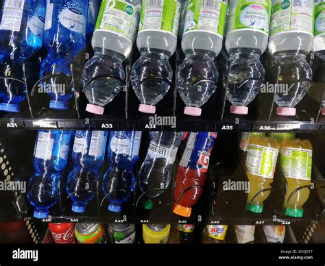 vending machine for drinks Stock Photo - Alamy