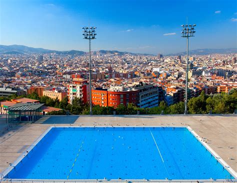 How to take a swim in the pool with views of the city in Barcelona